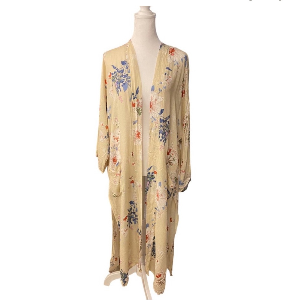 Carly Jean Los Angeles Cream Open duster Floral Side Slit Coverup Top Size Small